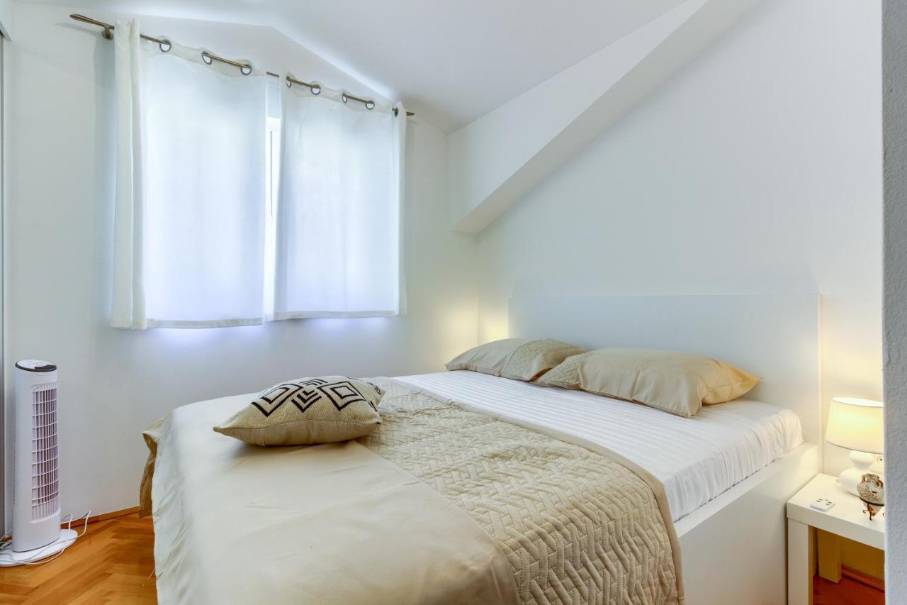 Omis Wind Rose Apartment Eksteriør bilde